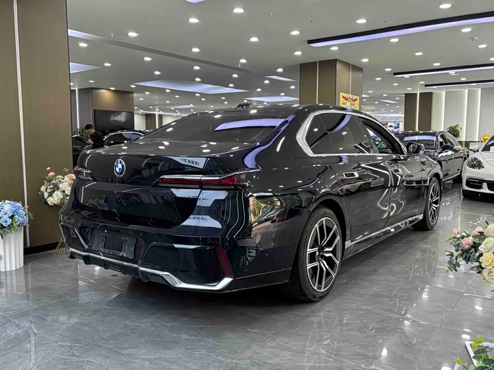 Фото 7 - BMW 7 Series