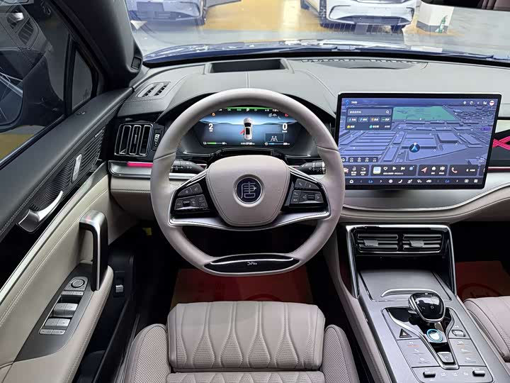 Фото 9 - BYD Tang Hybrid/EV