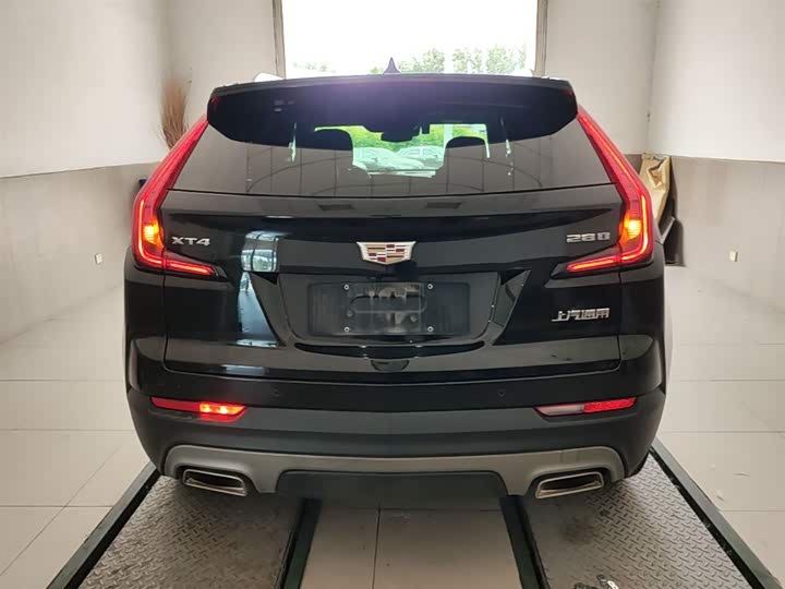 Фото 6 - Cadillac XT4