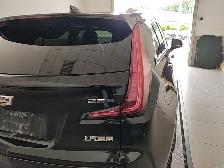 Фото 8 - Cadillac XT4