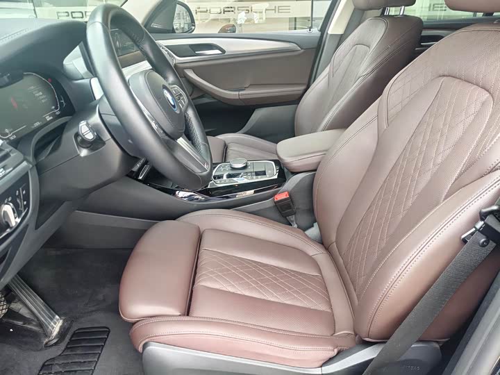 Фото 8 - BMW iX3