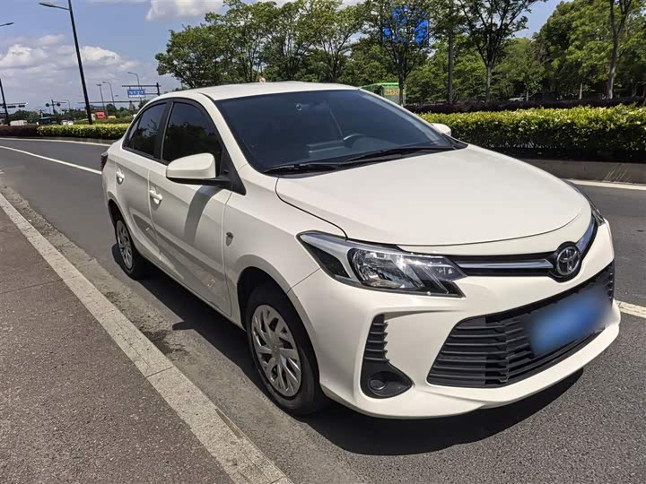 Фото 3 - Toyota Vios