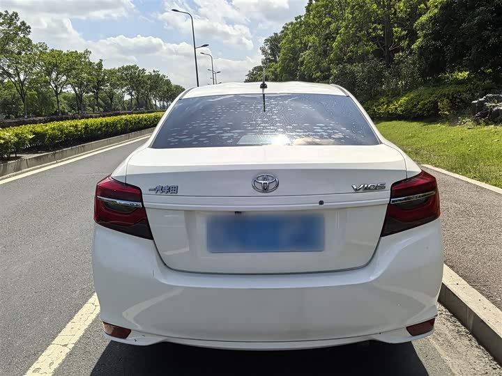 Фото 6 - Toyota Vios