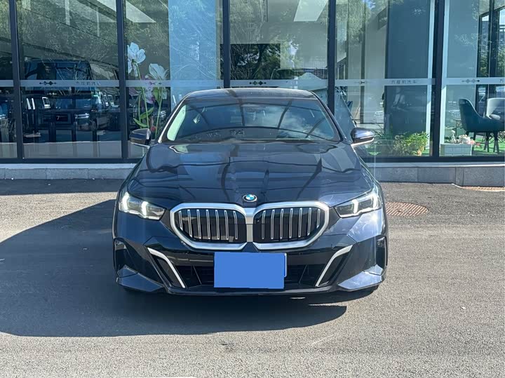 Фото 3 - BMW 5 Series