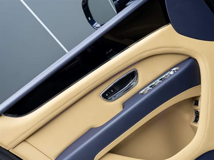Bentley Bentayga 2024 2024款 4.0T V8
