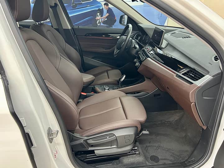 Фото 9 - BMW X1