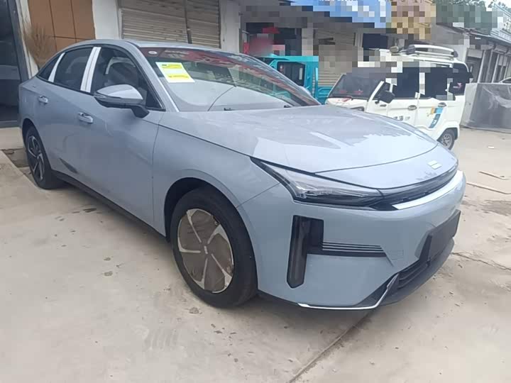 Geely Galaxy L6 2025 2025款 EM-i 140km 探索+版