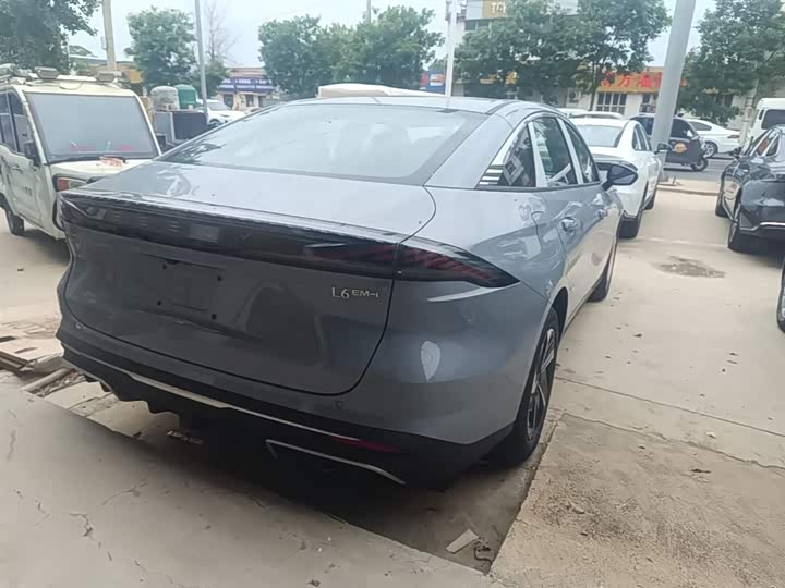 Geely Galaxy L6 2025 2025款 EM-i 140km 探索+版