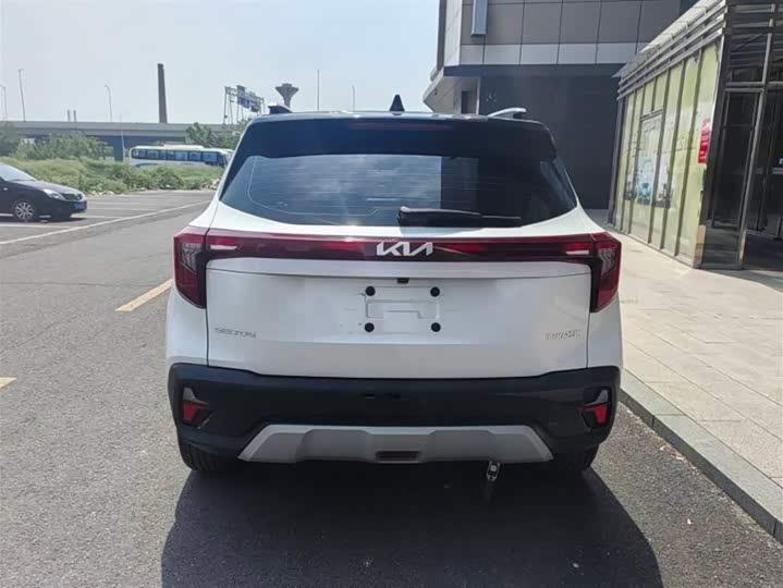 Kia Seltos 2023 2023款 1.5L CVT尊贵版