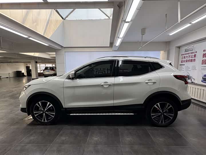 Фото 4 - Nissan Qashqai