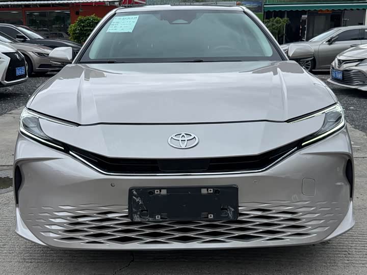 Фото 7 - Toyota Camry