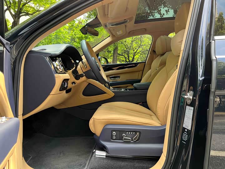 Bentley Bentayga 2024 2024款 4.0T V8