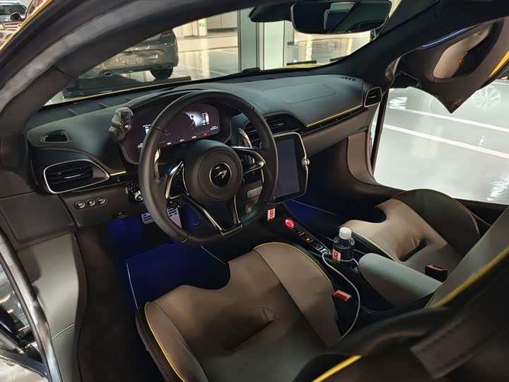 McLaren Artura 2023 2023款 3.0T Hybrid 标准型