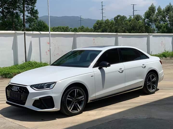 Фото 1 - Audi A4L
