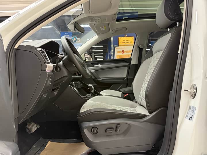 Volkswagen Tayron 2024 2024款 330TSI 两驱豪华Plus进阶版
