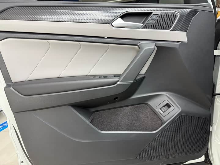Volkswagen Tayron 2024 2024款 330TSI 两驱豪华Plus进阶版
