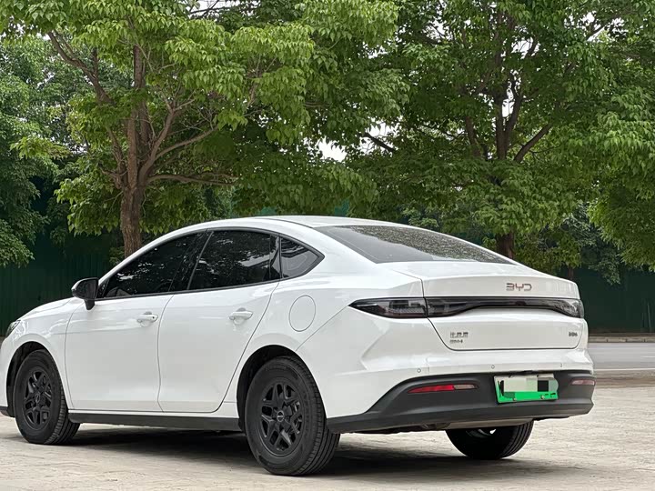 BYD Seal 05 DM-i Hybrid 2025 2025款 DM-i 智驾版 55KM豪华型