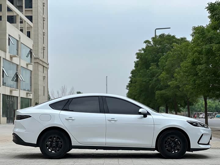 BYD Seal 05 DM-i Hybrid 2025 2025款 DM-i 智驾版 55KM豪华型
