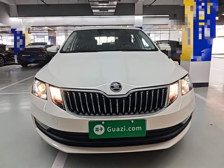 Фото 3 - Skoda Octavia Pro