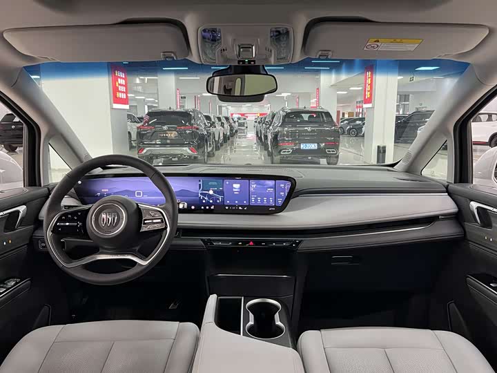 صورة 5 - Buick GL8 ES