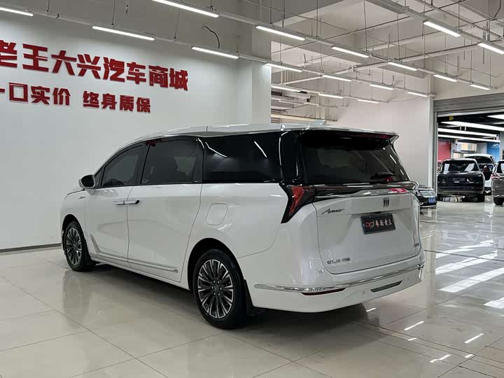 صورة 9 - Buick GL8 ES