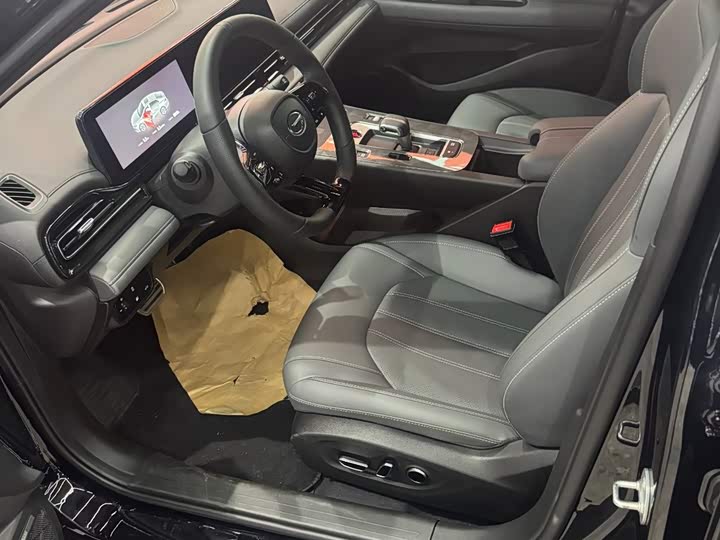 GAC Trumpchi Empow R 2025 2025款 270T DCT 影豹R-Style劲享版
