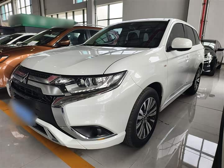Фото 1 - Mitsubishi Outlander