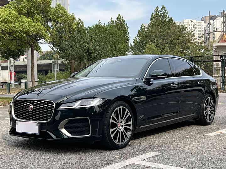 Фото 1 - Jaguar XF L