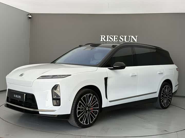 صورة 1 - Nio ES8