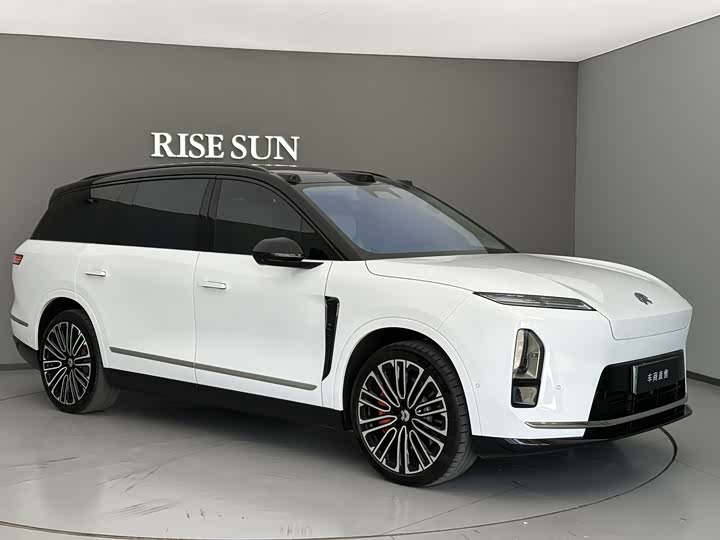 صورة 2 - Nio ES8