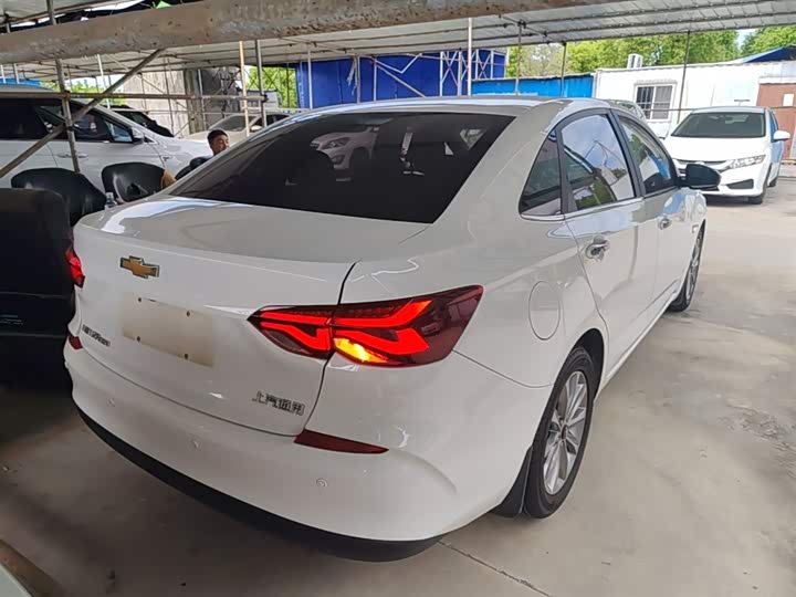 Chevrolet Monza 2021 2021款 320 自动悦享天窗版