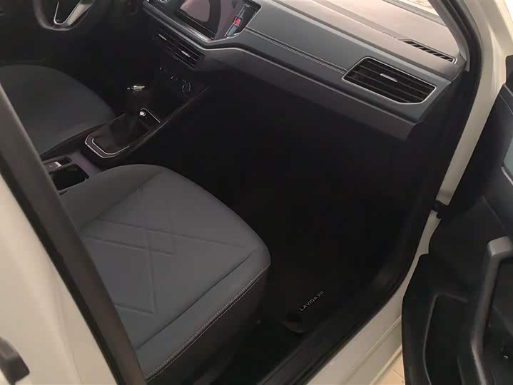 Фото 8 - Volkswagen Lavida