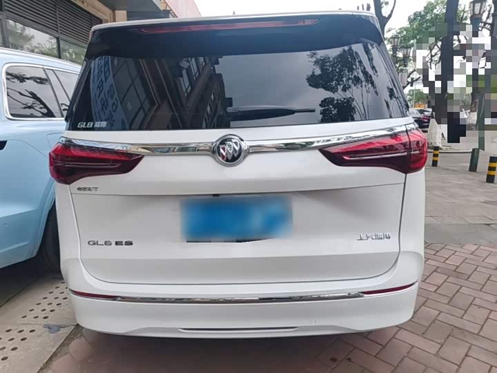 Photo 6 - Buick GL8 ES