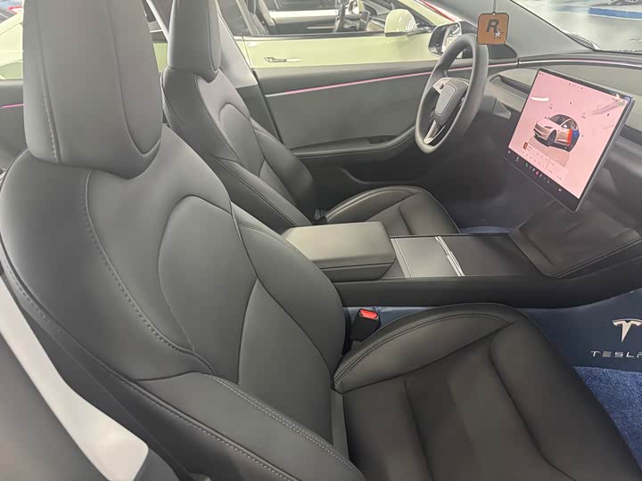Фото 7 - Tesla Model 3