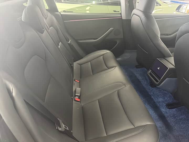 Фото 8 - Tesla Model 3
