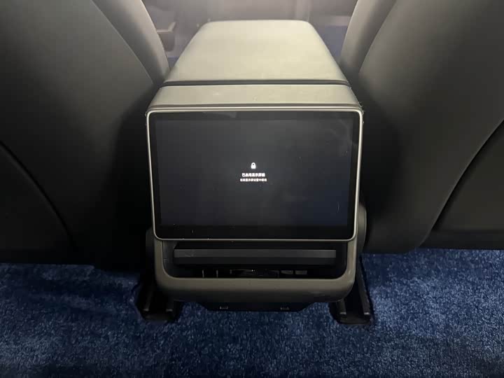Фото 9 - Tesla Model 3