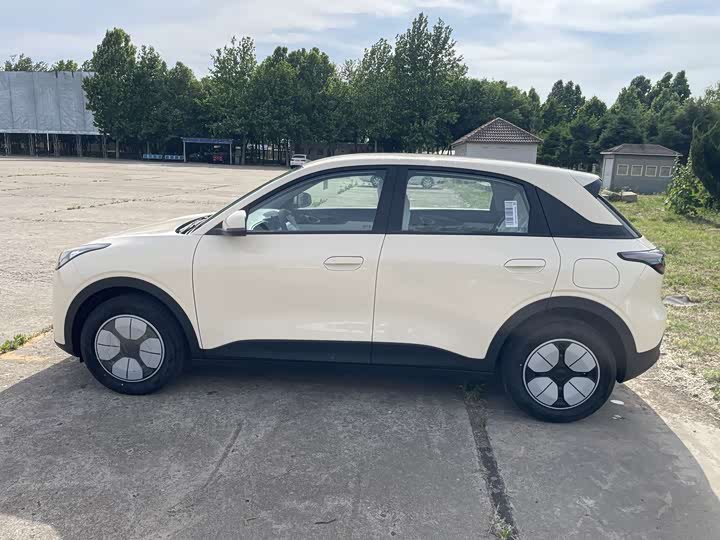 صورة 8 - Geely Galaxy Geome