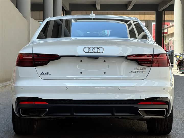 Zdjęcie 4 - Audi A4L