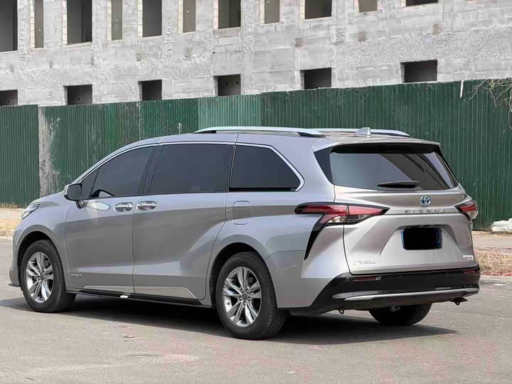 Toyota Sienna 2021 2021款 2.5L混动 铂金版