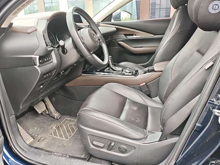 Mazda CX-30 2022 2022款 2.0L 自动嘉悦型