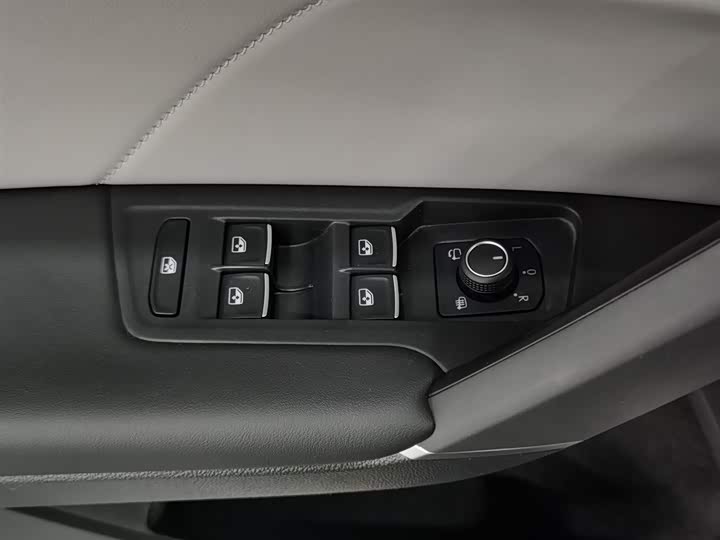 Volkswagen Tayron 2024 2024款 300TSI 两驱豪华Plus进阶版