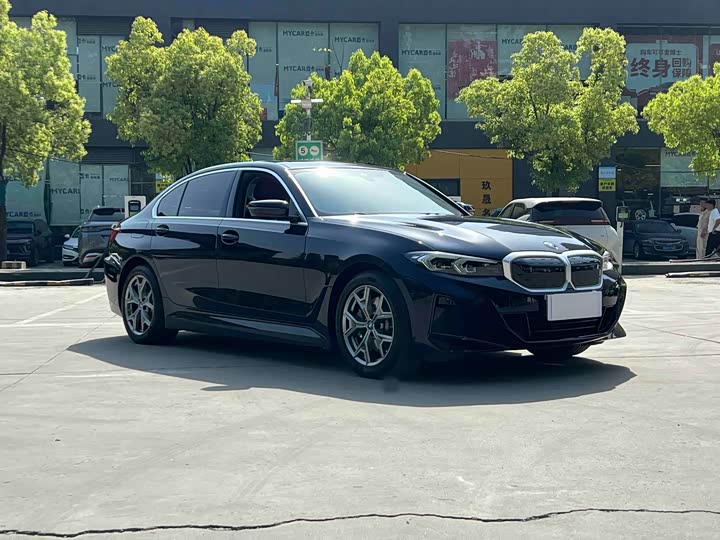 Фото 3 - BMW i3