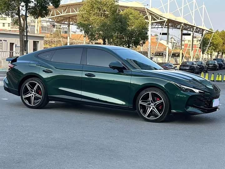 MG Motor 7 2025 2025款 2.0T 405 AT奢享版