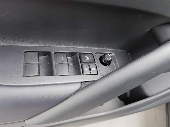 Toyota Corolla Cross 2026 2026款 2.0L 先锋版