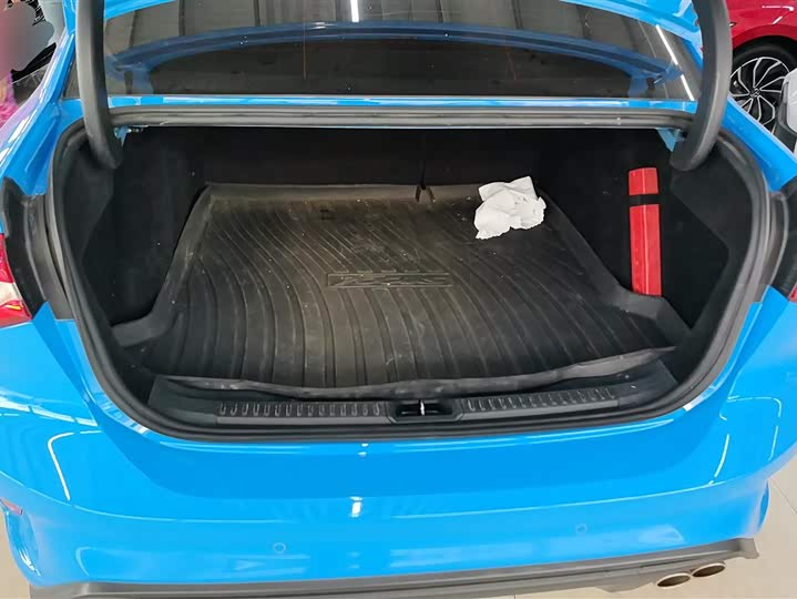 Ford Focus 2022 2022款 三厢 EcoBoost 180 自动ST Line