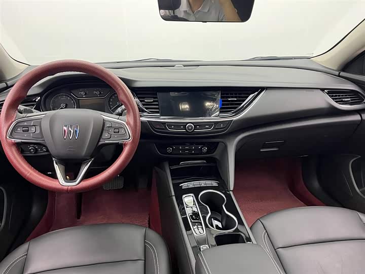 Photo 7 - Buick Regal