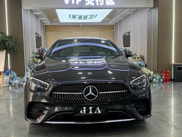 Фото 2 - Mercedes-Benz E-Class