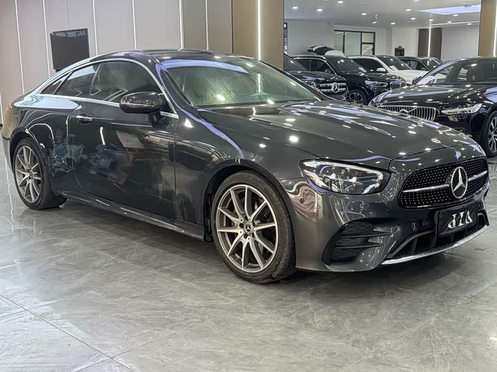 Фото 3 - Mercedes-Benz E-Class