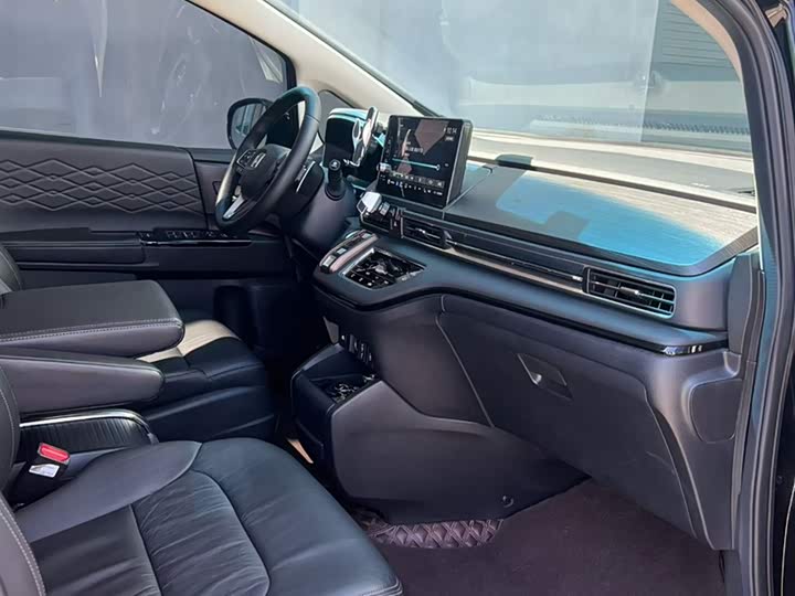 Фото 9 - Honda Elysion