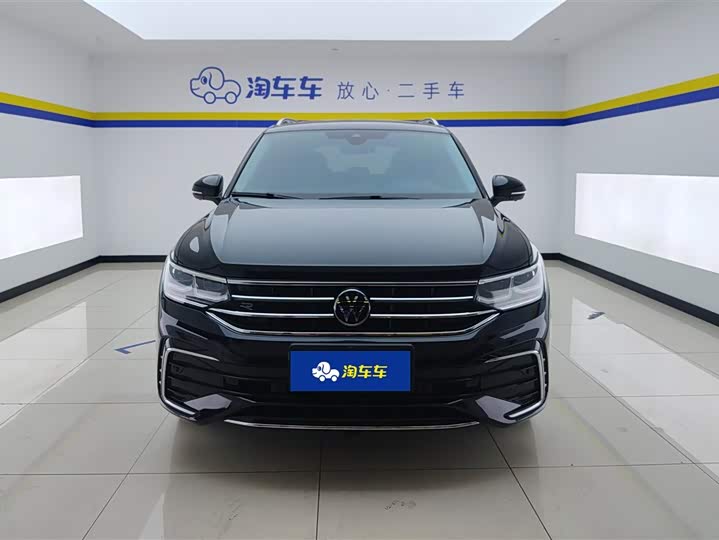 Фото 2 - Volkswagen Tiguan L Pro